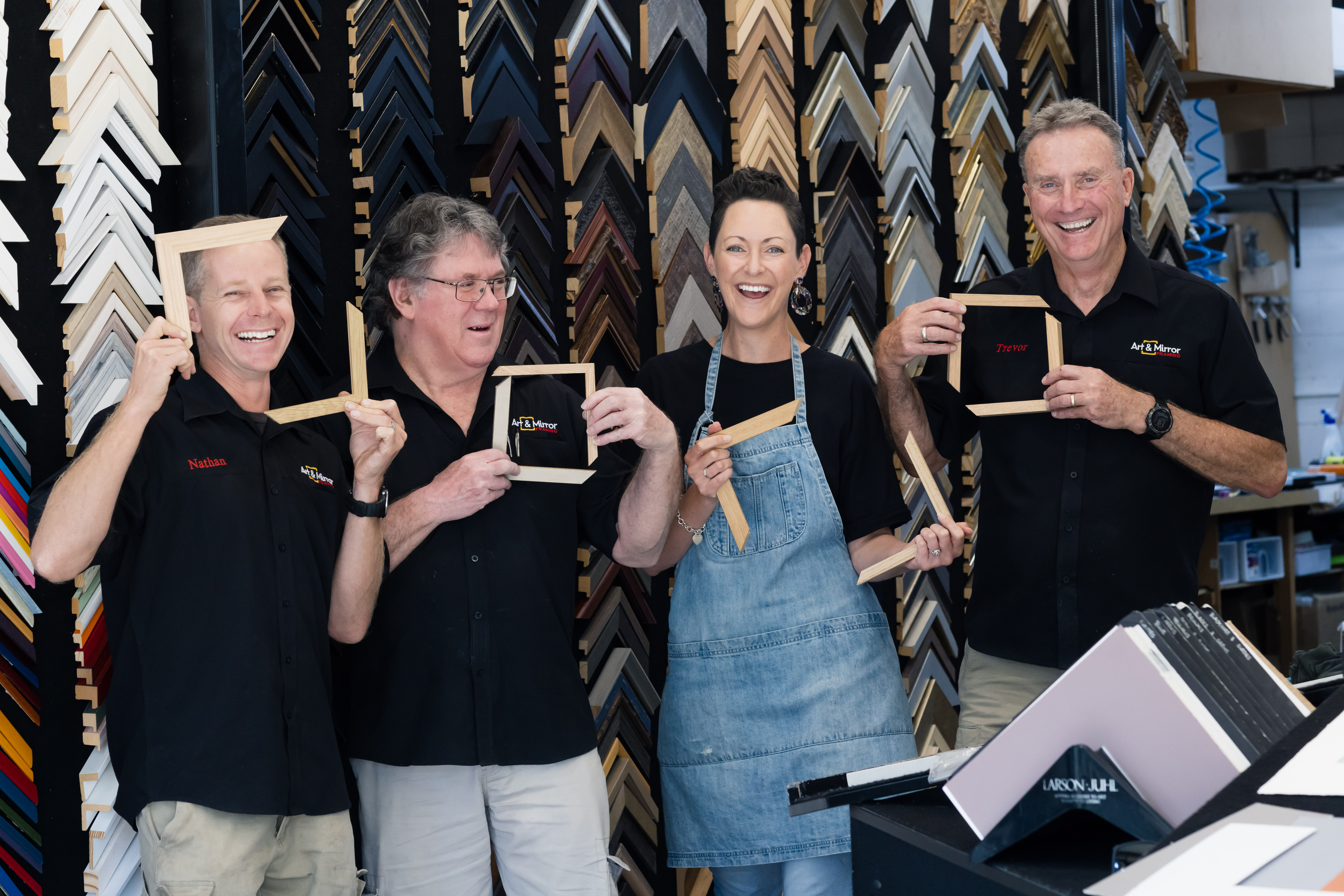 Art and Mirror Framing specialist